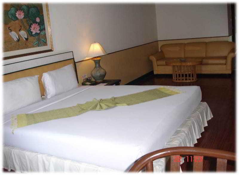Sena Place Hotel Bangkok Exterior photo