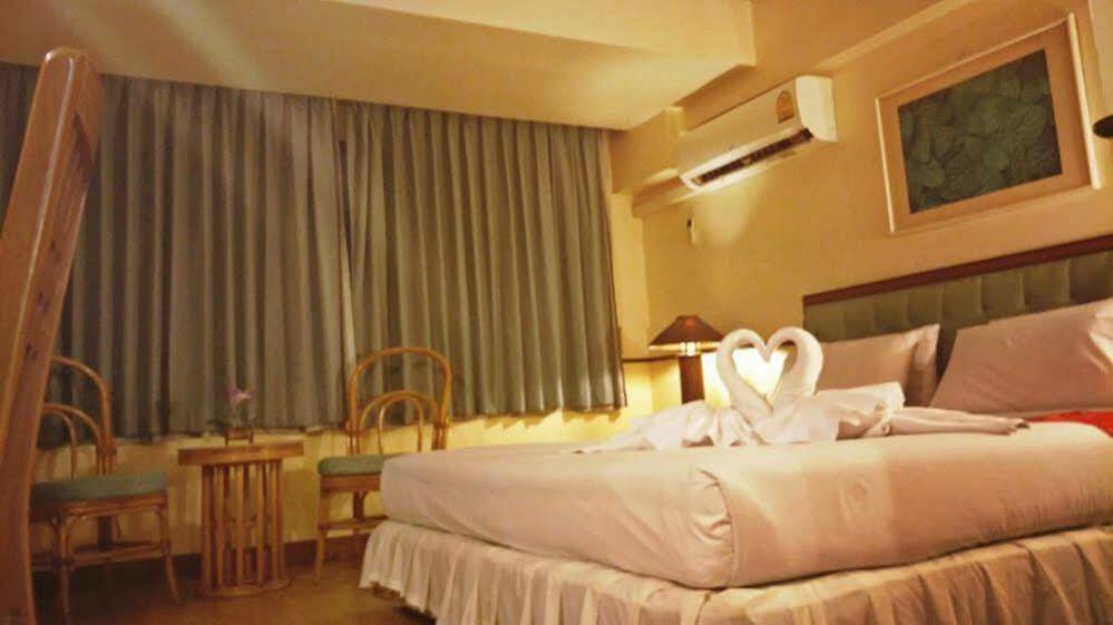 Sena Place Hotel Bangkok Exterior photo